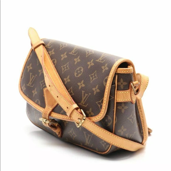 LOUIS VUITTON Sologne Monogram Crossbody - Picture 2 of 8